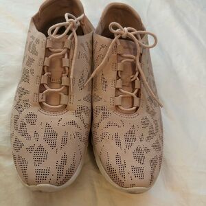 Women’s Cole Haan Geox Pink Sneakers Breathable Mesh Sz. 9